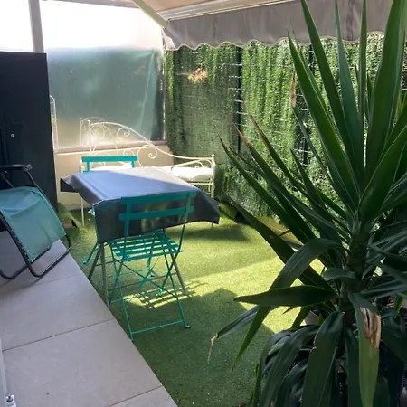 View Jolie Avec Jardin *